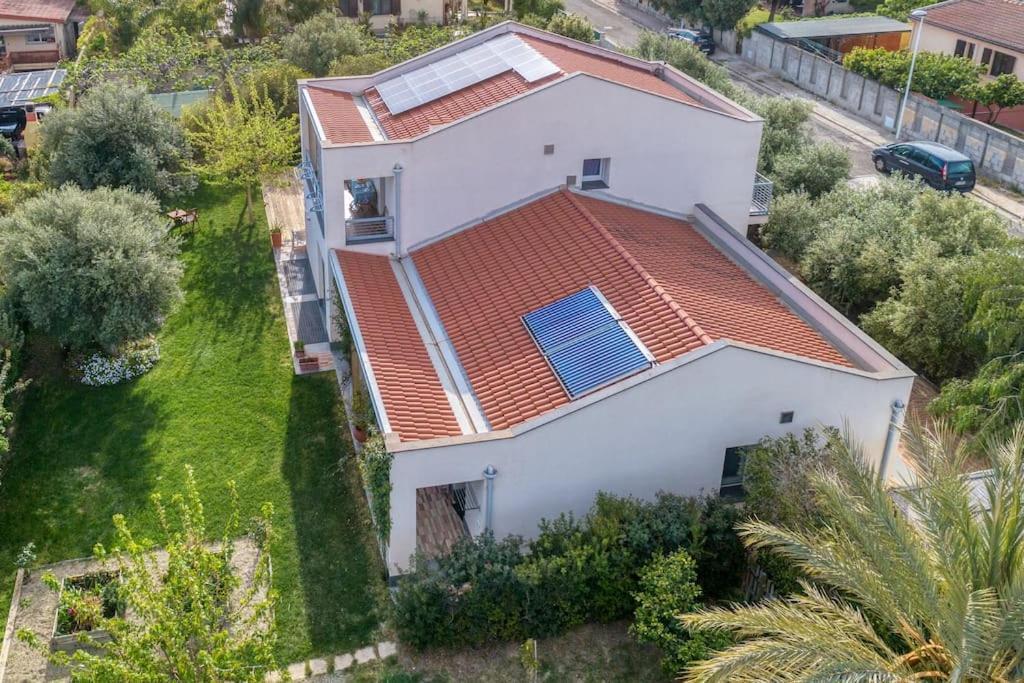 La Casa Degli Ulivi Appartamento In Villa Con Patio Quartu SantʼElena Εξωτερικό φωτογραφία