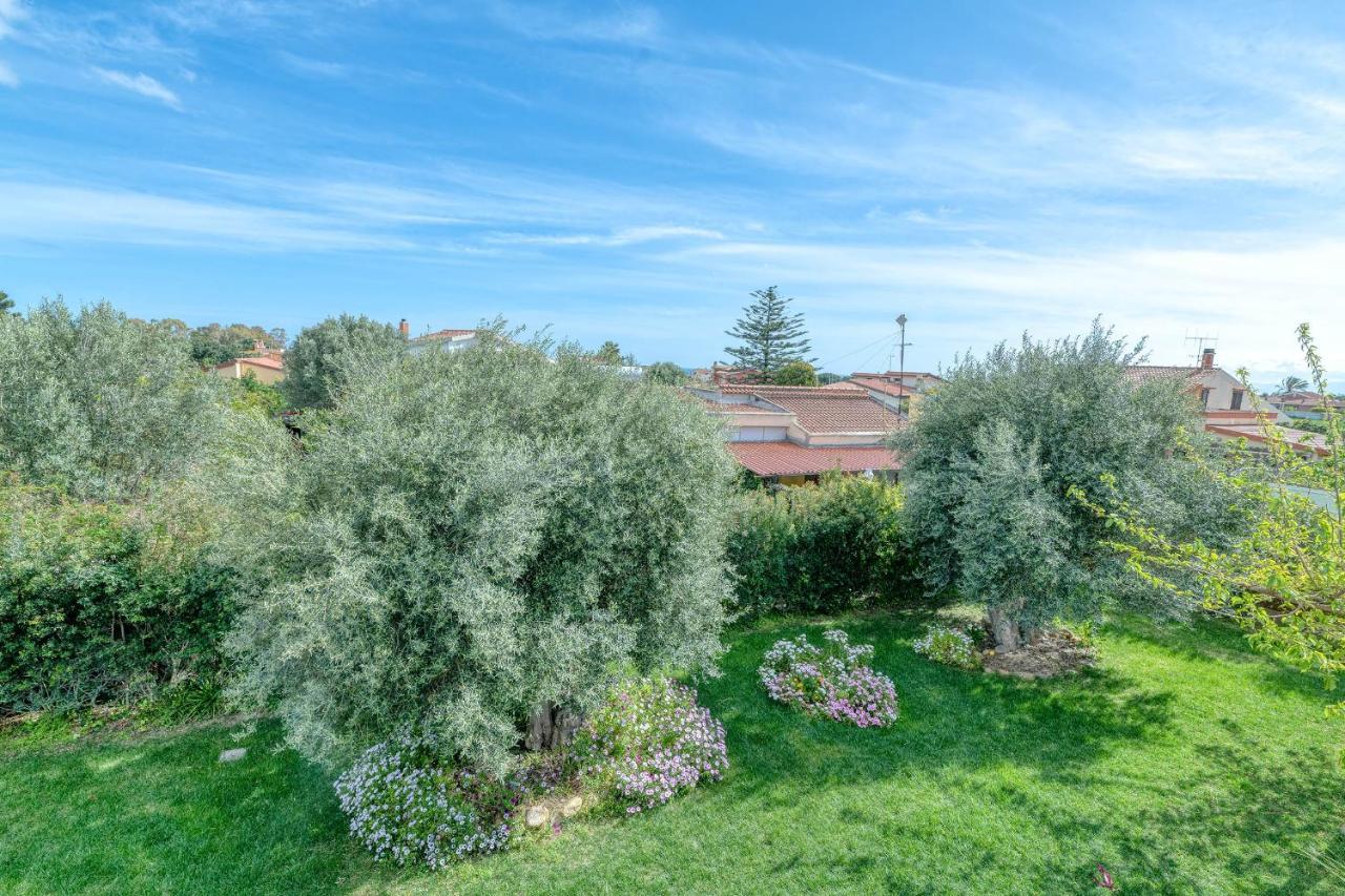 La Casa Degli Ulivi Appartamento In Villa Con Patio Quartu SantʼElena Εξωτερικό φωτογραφία